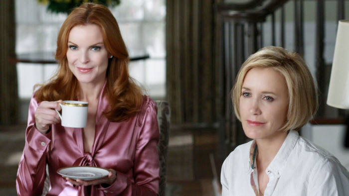 Left to Right Marcia Cross as Bree Van de Kamp and Felicity Huffman as Lynette Scavo in Desperate Housewives
