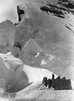 1924 Everest expedition, on which George Mallory died 