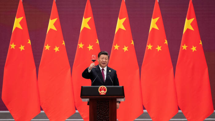 BEIJING, CHINA - APRIL 25: Chinese President Xi Jinping proposes a toast during the welcome banquet for leaders attending the Belt and Road Forum at the Great Hall of the People in Beijing on April 26, 2019. (Photo by Nicolas Asfouri - Pool/Getty Images)