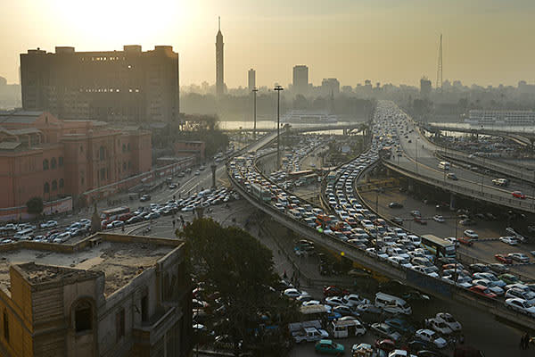 A general view shows a traffic jam on Cairo's six October bridge on January 23, 2013. AFP PHOTO/KHALED DESOUKI 