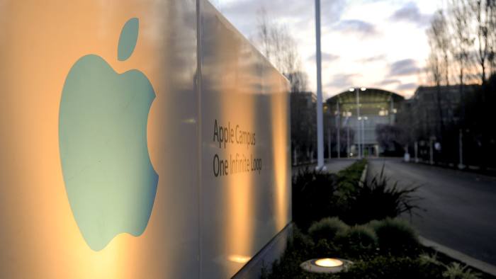 Apple Inc.'s headquarters stands in Cupertino, California, U.S. Photographer: Noah Berger/Bloomberg News.