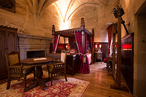 The Rose Suite, in the room where Edward IV stayed in 1469