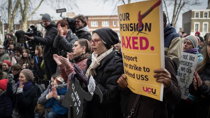 22/02/2018 University lecturers and supporting students hold a strike outside Goldsmiths in South London. Picture shows lecturers and students listening to speeches at a rally this afternoon.