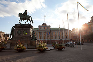 The statue of King Gustav II Adolf outside the ministry