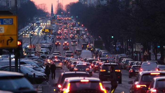 BERLIN, GERMANY - JANUARY 31: Cars drive along Bismarckstrasse during rush hour in Charlottenburg district on January 31, 2019 in Berlin, Germany. German cities are grappling with a variety of issues related to cars, including possible court-imposed bans on older-model diesel cars due to their emissions, debates over how to effectively measure emission levels as well as other means to lower the level of pollution, including expanding the charging infrastructure for electric-powered vehicles. (Photo by Sean Gallup/Getty Images)