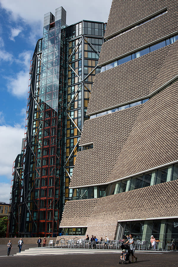 Herzog and de Meuron’s Tate Modern extension, with the Neo Bankside towers behind