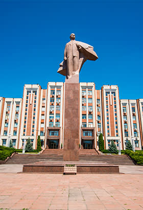 A statue of Vladimir Lenin in Tiraspol