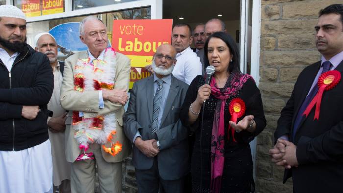 EMG92Y Bradford, West Yorkshire, UK, 20th Apr, 2015. Former Labour MP and Mayor of London Ken Livingstone in Bradford to support Bradford West candidate Naz Shah. Picture shows Naz Shah addressing party activists at a street meeting in Toller Lane, Bradford. © West Yorkshire Images/Alamy Live News