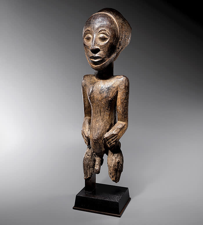 MALE ANCESTOR FIGURE Wood 70 x 19 x 17 cm (27.6 x 6.7 x 7.5 in.) Hemba people, D. R. of the Congo - 19th century GALERIE BERNARD DULON