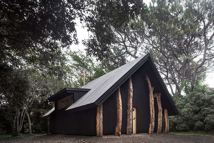 Terunobu Fujimori’s log-cabin temple