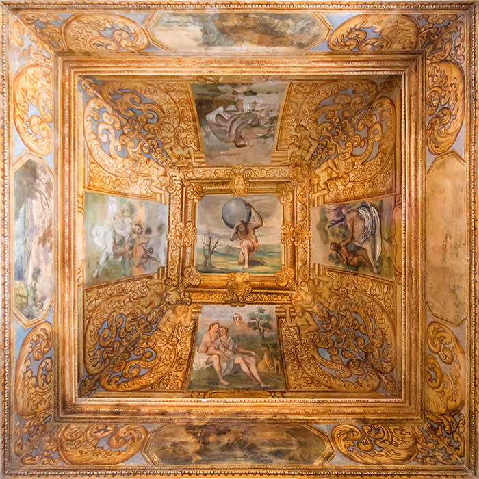 Castello di Ugento frescos . PR SHOT