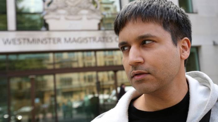 Flash Crash Trader Navinder Singh Sarao At Westminster Magistrates' Court...Navinder Singh Sarao, a British trader charged over his role in the 2010 U.S. flash crash, leaves Westminster Magistrates' Court after losing a bid to delay extradition proceedings in London, U.K., on Friday, Aug. 28, 2015. Sarao asked a London judge for more time to prepare an expert report on trading, but the judge rejected the request, saying the issue was irrelevant to the question of extradition. Photographer: Chris Ratcliffe/Bloomberg