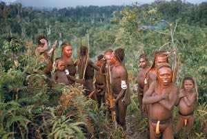 New Guinean tribespeople