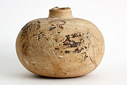 The piece of pottery that Peter Aspden’s mother stole from a German officer