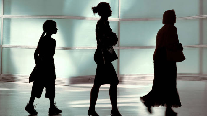 B09F5R Silhouettes of a girl, a woman and a senior