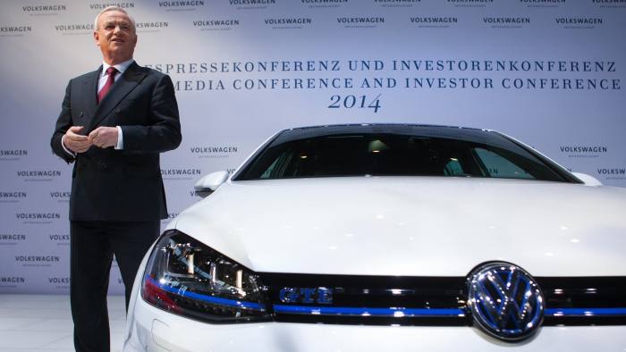 Former Volkswagen chief Martin Winterkorn was awarded €5.9m in performance-related pay for 2015