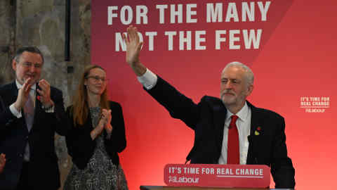 Britain's Labour Party leader Jeremy Corbyn waves as he launches the party's election campaign in south London on October 31, 2019. - Britain will go to the polls on December 12 in a bid to unlock the protracted Brexit deadlock. (Photo by DANIEL LEAL-OLIVAS / AFP) (Photo by DANIEL LEAL-OLIVAS/AFP via Getty Images)