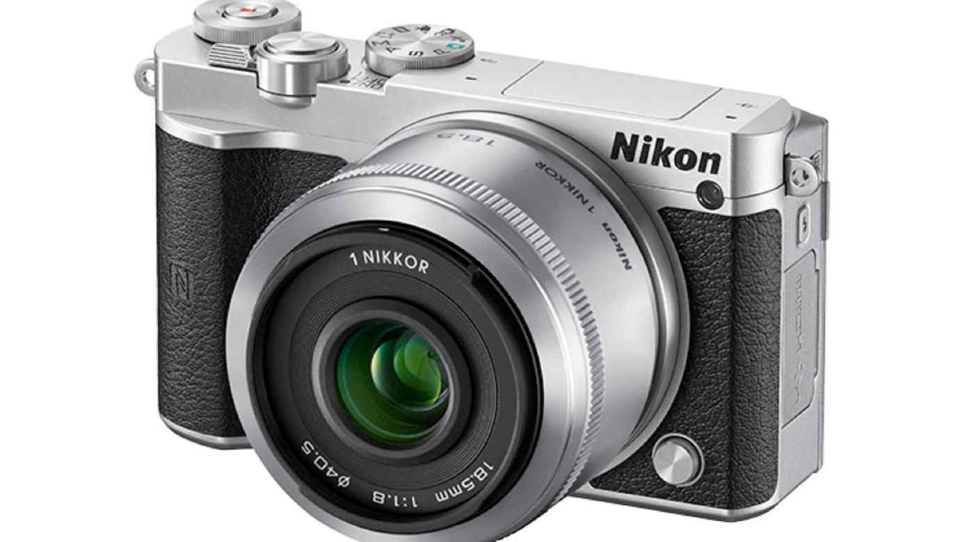 Nikon 1 mirror less camera
