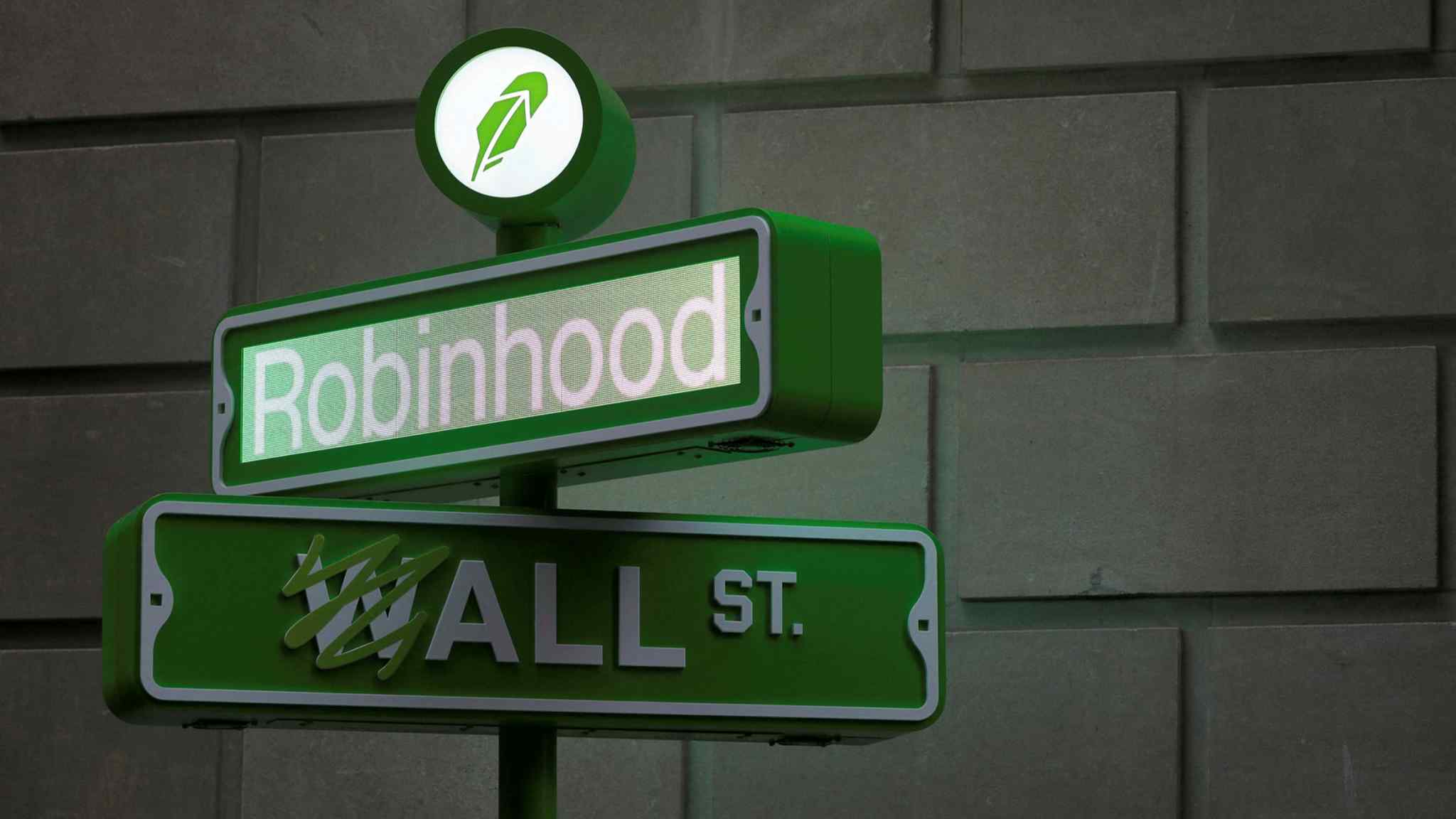 Robinhood’s growth loses steam a year after meme-stock frenzy