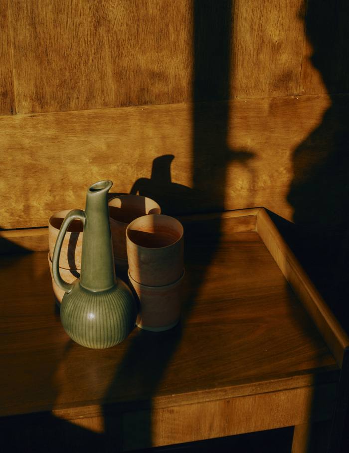 A Gunnar Nyland drinking jug and Swedish mugs on Broughton’s Gerald Summers tea trolley