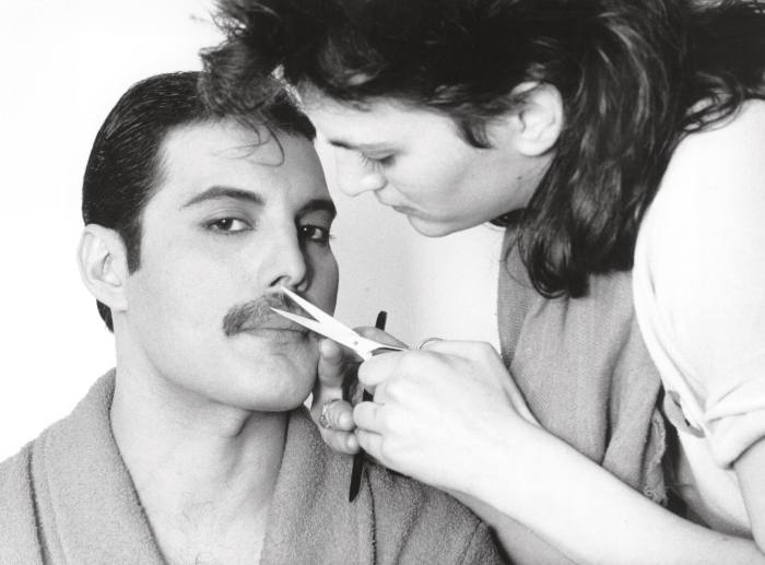 Freddie Mercury has his moustache trimmed in 1982