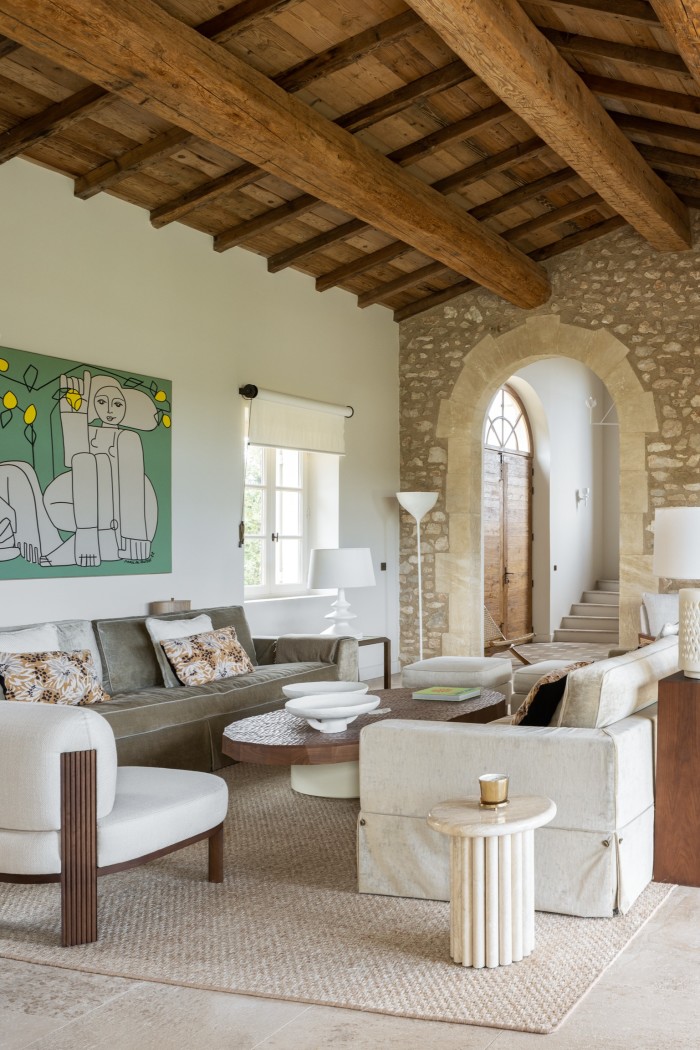 De woonkamer van Mas de Brunard van SJ Villas in de Provence