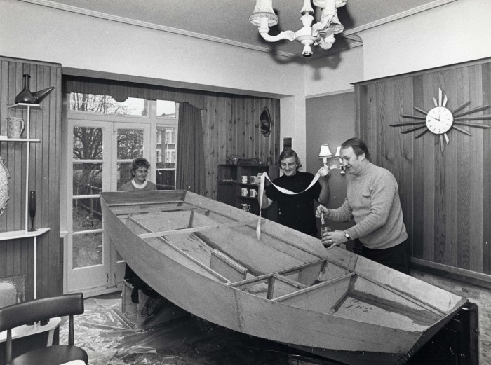 Building a DIY Mirror dinghy in 1973