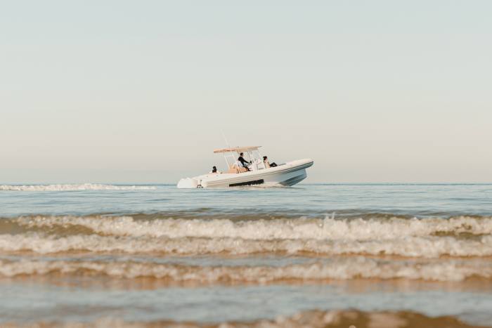 The Iguana X100 amphibious boat, from €320,000