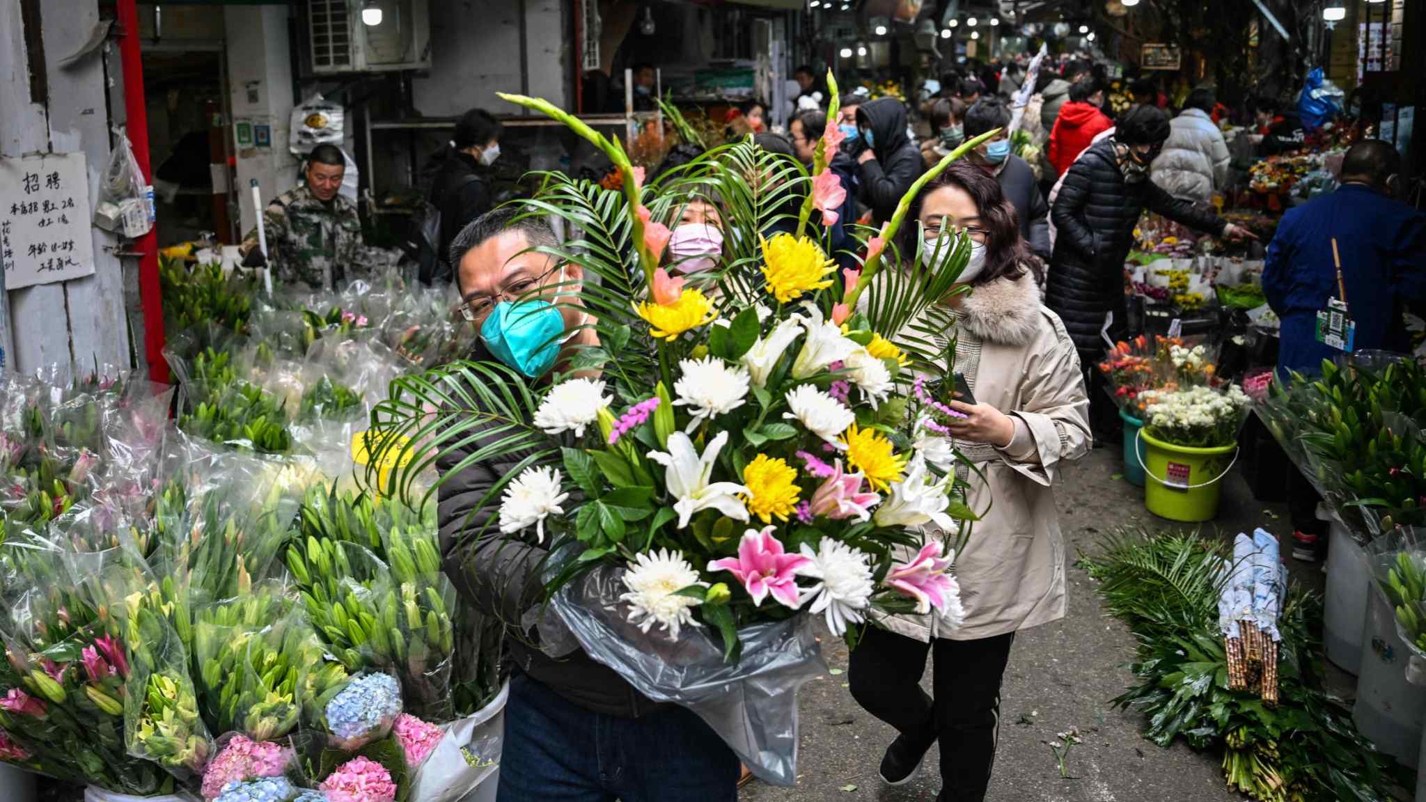 Demand for mourning flowers rises in Covid-hit Chinese province