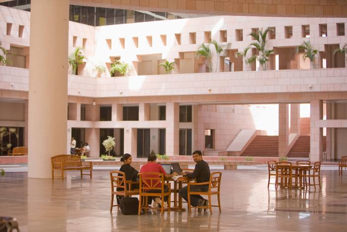 Sekolah Perniagaan India, Bandar Teknologi Tinggi, Hyderabad