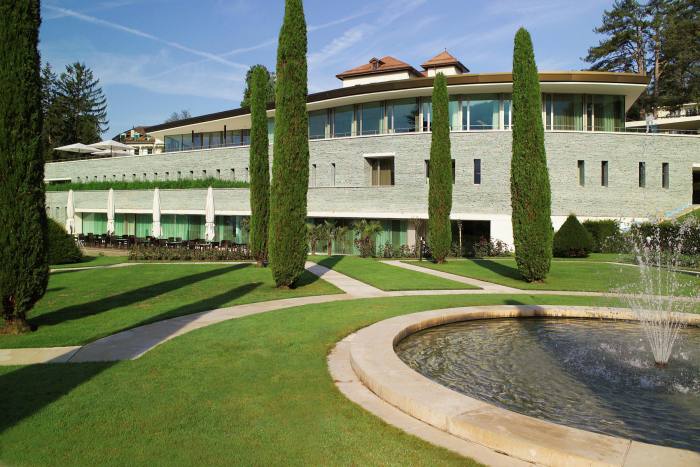 The Montreux sanatorium Clinique La Prairie