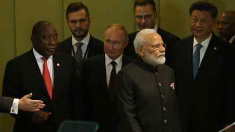 Cyril Ramaphosa de Sudáfrica, Vladimir Putin de Rusia, Narendra Modi de India y Xi Jinping de China asisten a la Cumbre Brics 2019 en Brasilia