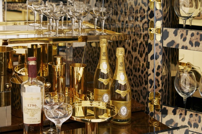 Leopardo Efesto wardrobe and golden cocktail kit