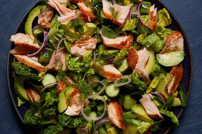 Salmon salad with herb sauce