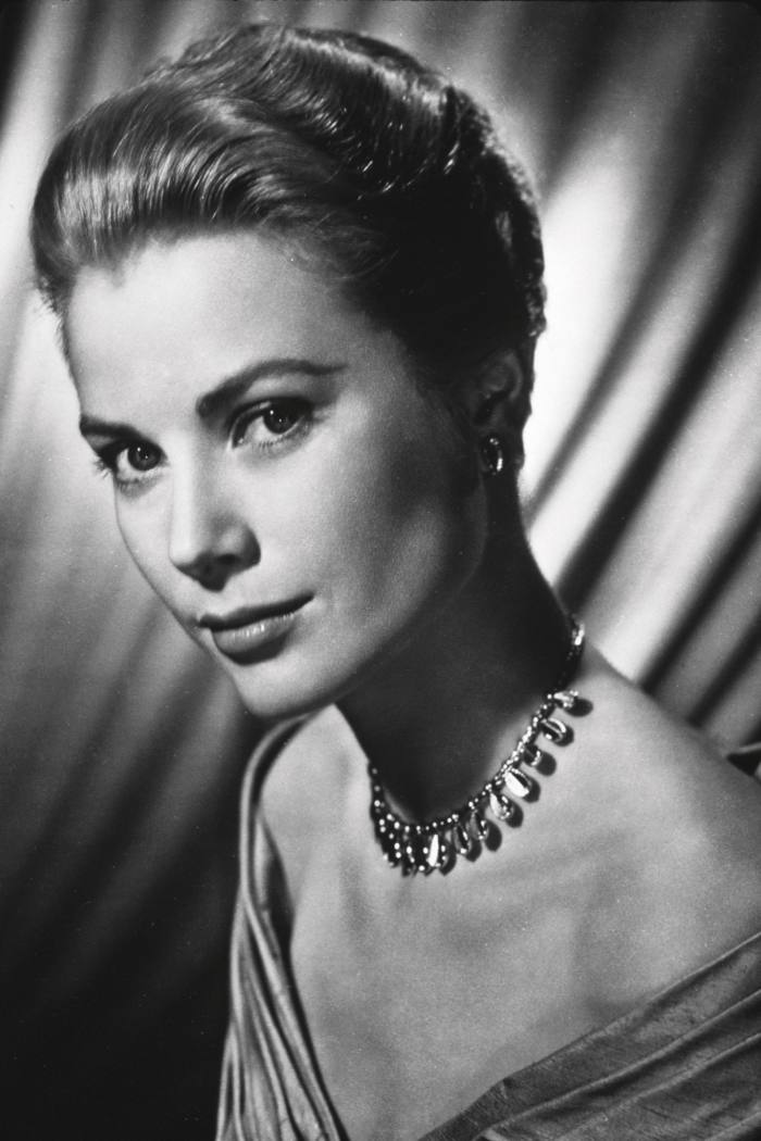 Grace Kelly wears a Cartier Grain de Café necklace in High Society, 1956