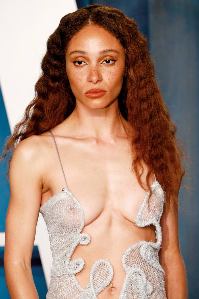 Adwoa Aboah wears a navel piercing at the 2022 Vanity Fair Oscar Party