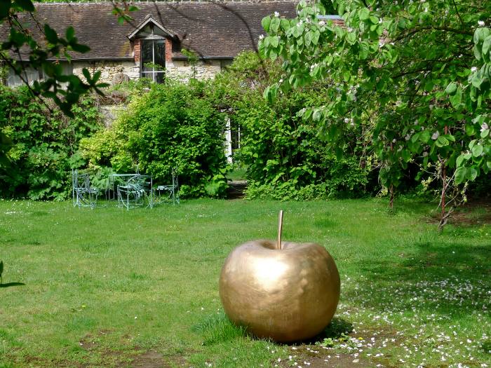 Pomme de Jardin, 2007, by Claude Lalanne