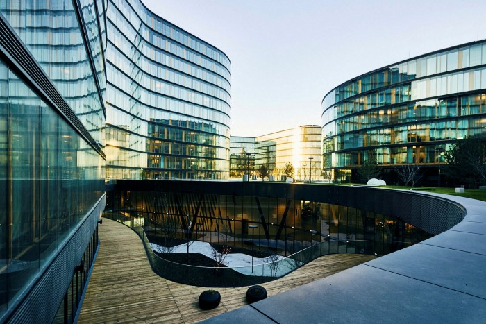 Sinuous: the flashiness of Erste’s headquarters may finally be in line with its prospects