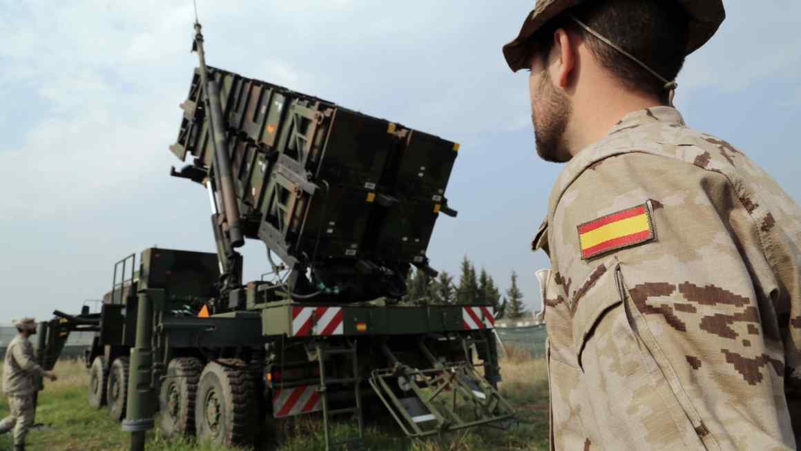 Greece and Spain under pressure to provide Ukraine with air defence systems