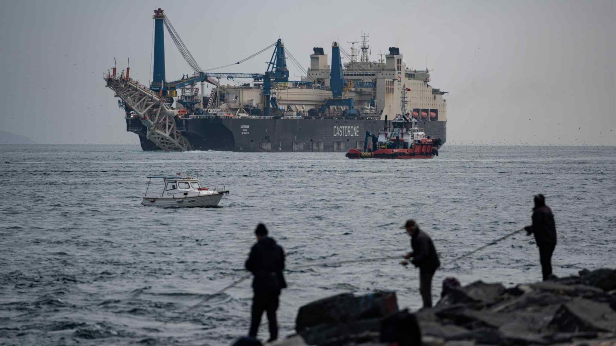 Oil tanker jam forms off Turkey after start of Russian oil cap