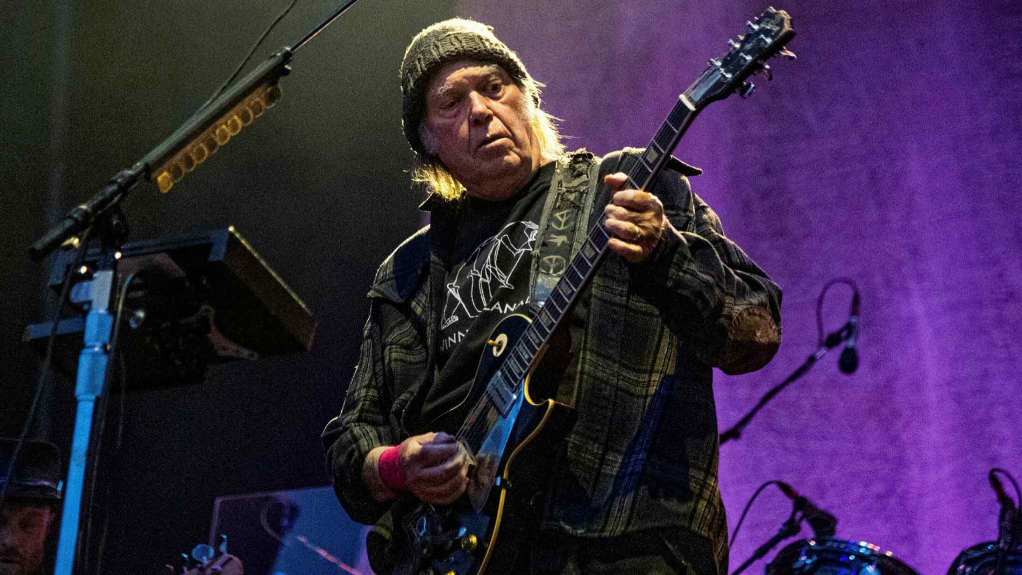Neil Young threatens to pull songs from Spotify over Joe Rogan podcast