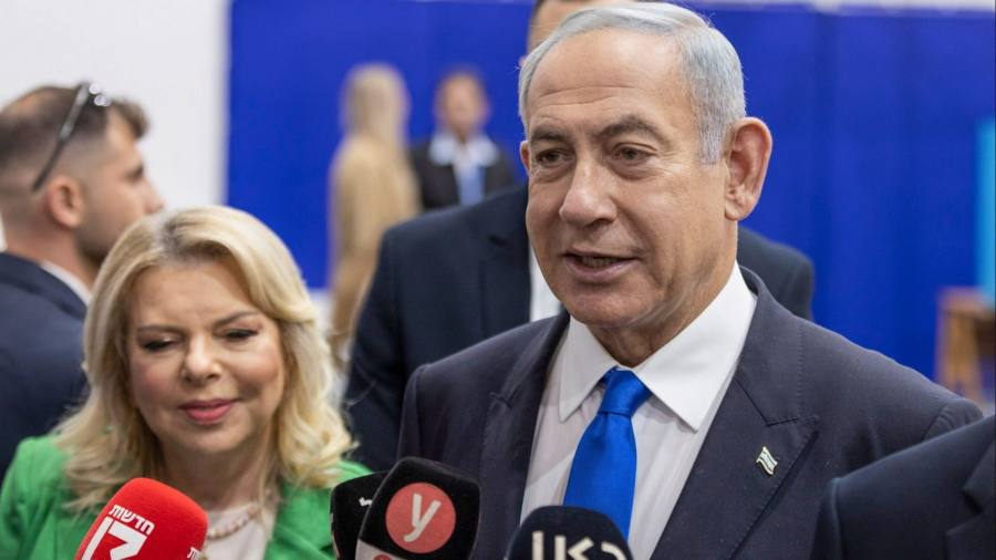 Benjamin Netanyahu on track for return to power after Israel election