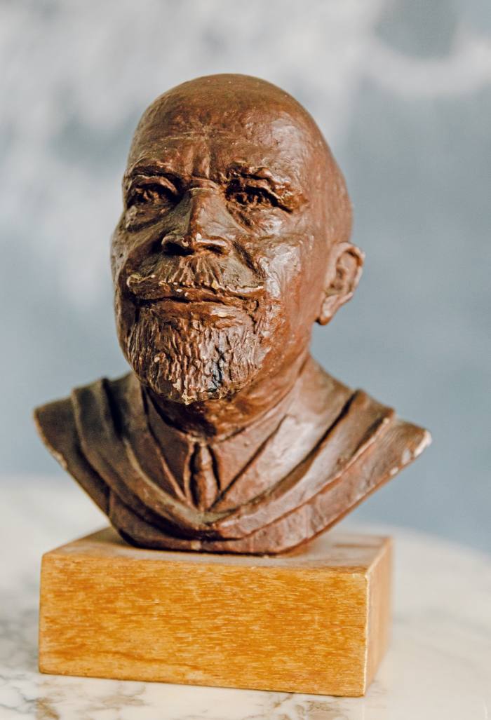 A bust of WEB Du Bois by the artist Inge Hardison
