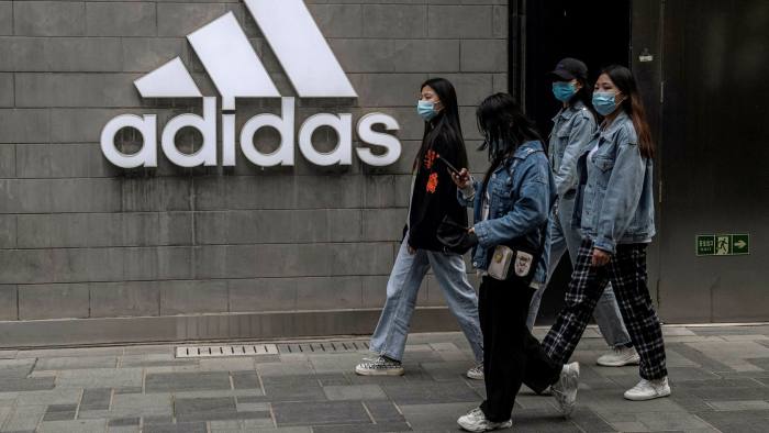 Mostrarte Regularidad Absorber Adidas cuts guidance as China lockdowns bite | Financial Times