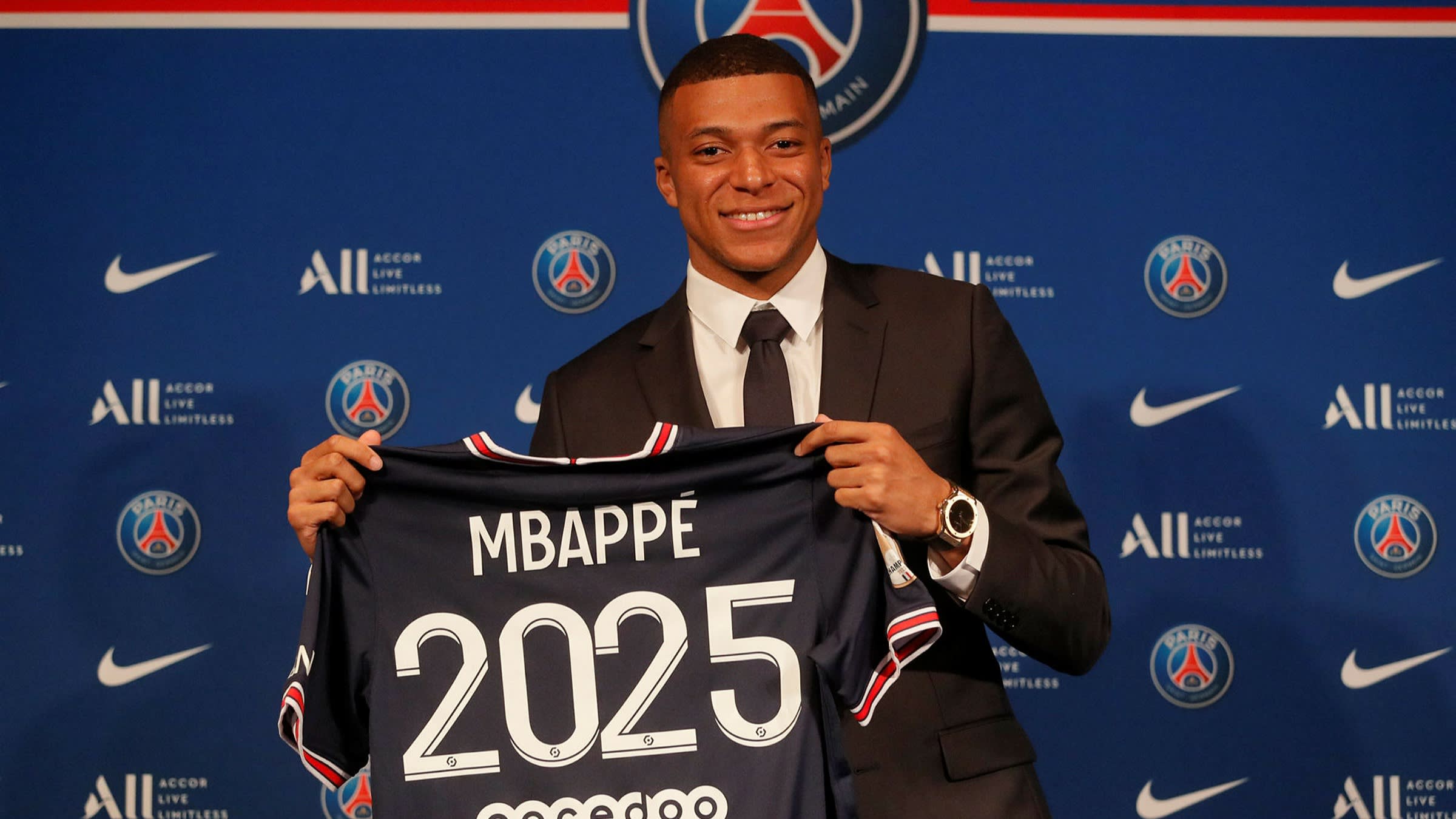 French star Kylian Mbappé backs NFT fantasy football start-up Sorare