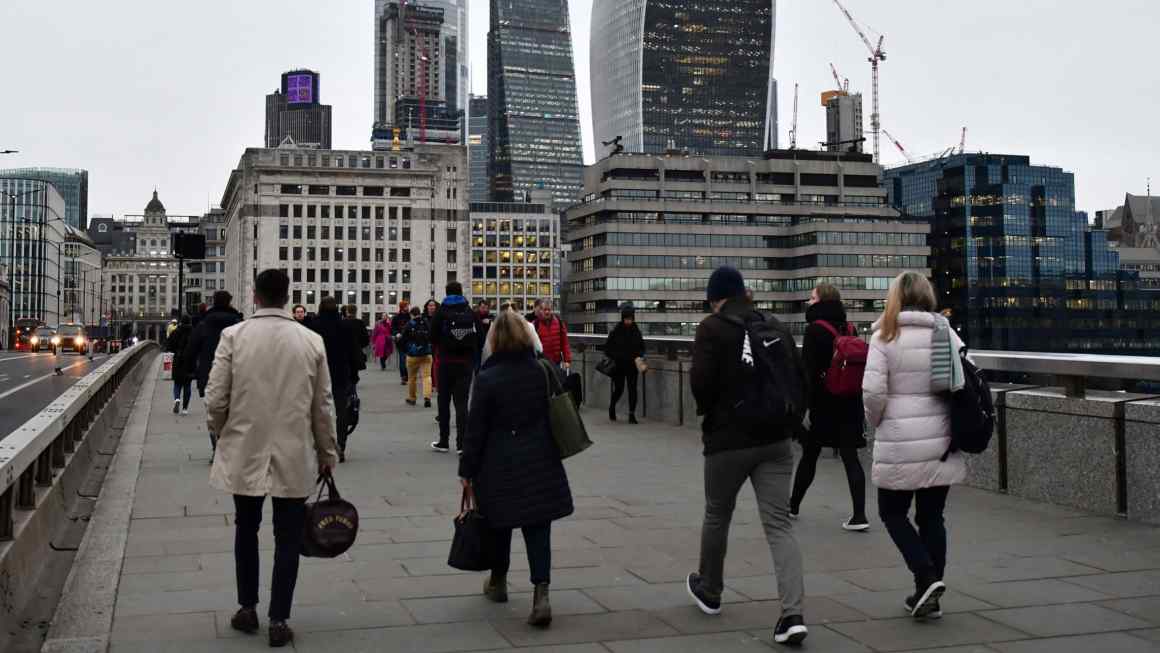 UK wage expectations fell below 5% in February