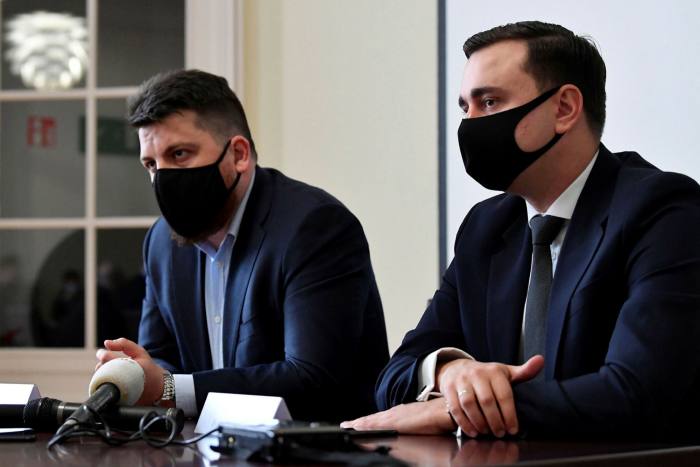 Leonid Volkov, left, and Ivan Zhdanov at a press conference