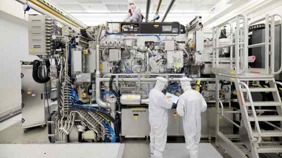 ASML forecasts semiconductor rebound after first quarter disappoints