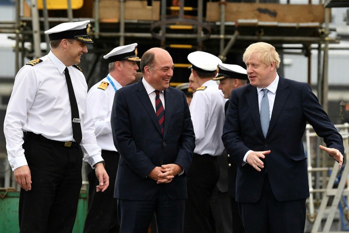 Ben Wallace chats with Boris Johnson 