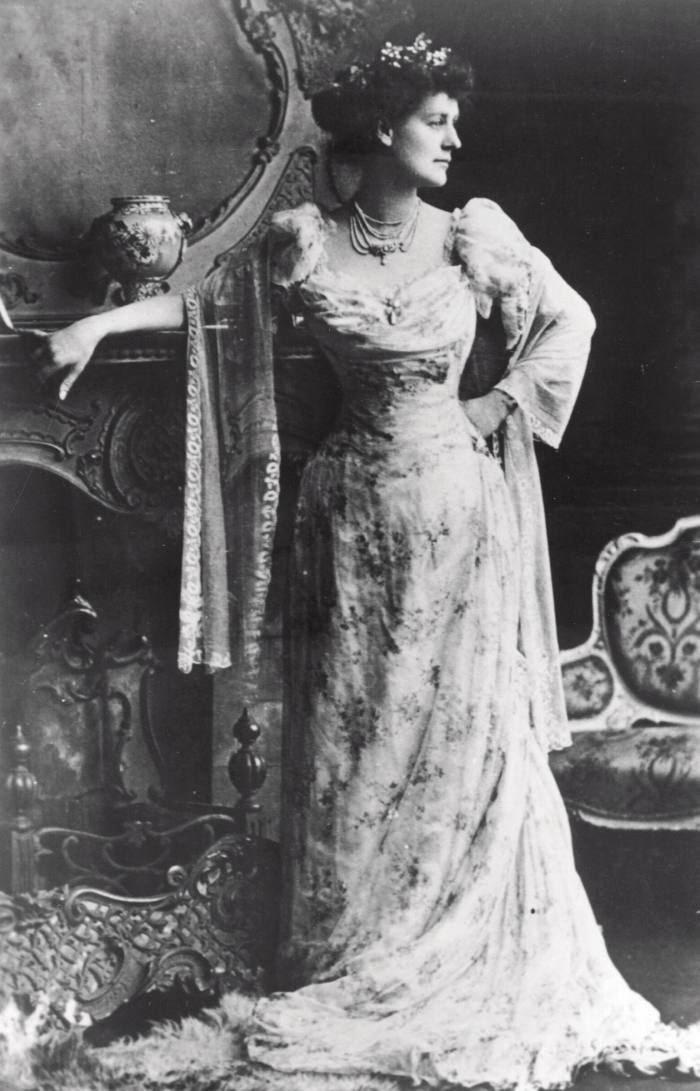 Constance Gore-Booth, 1890